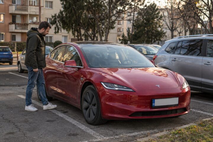 Anunț auto: ce trădează prețul, pozele și actele înainte de vizionare