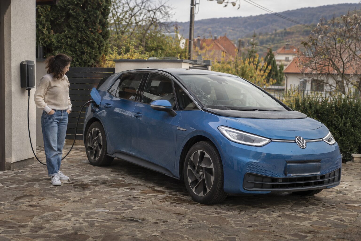 Mașini electrice second-hand: merită acum?