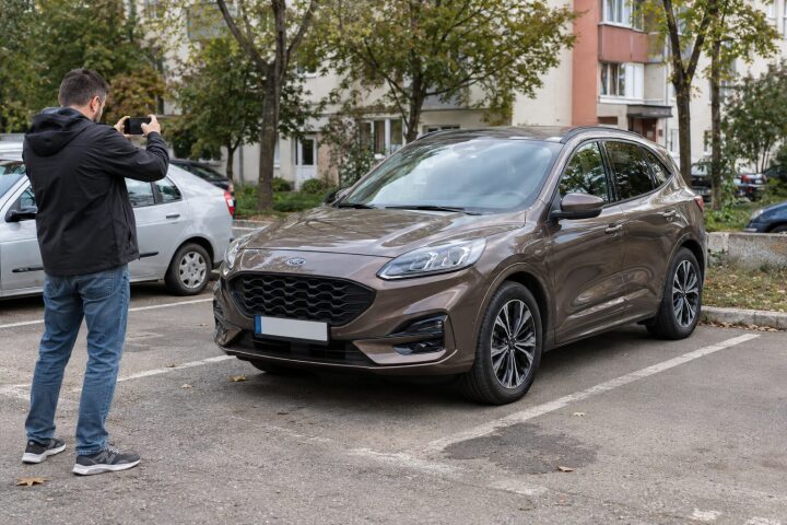 Poze pentru anunț auto: cadrele care arată mașina fără să ascundă nimic