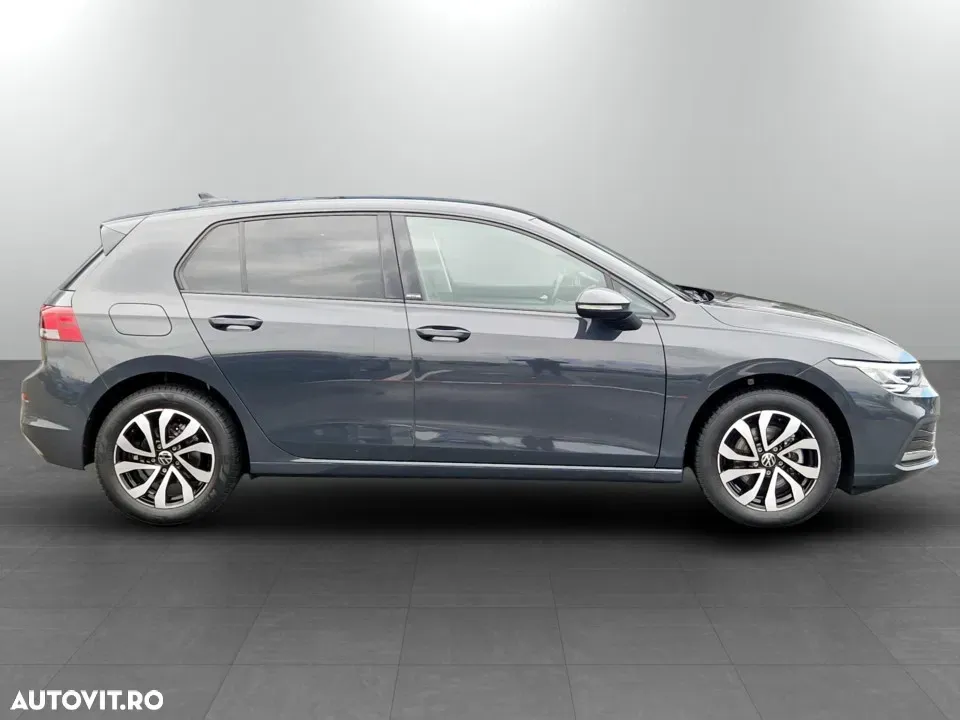 Volkswagen Golf VIII 1.5 eTSI OPF DSG Life — imagine 4