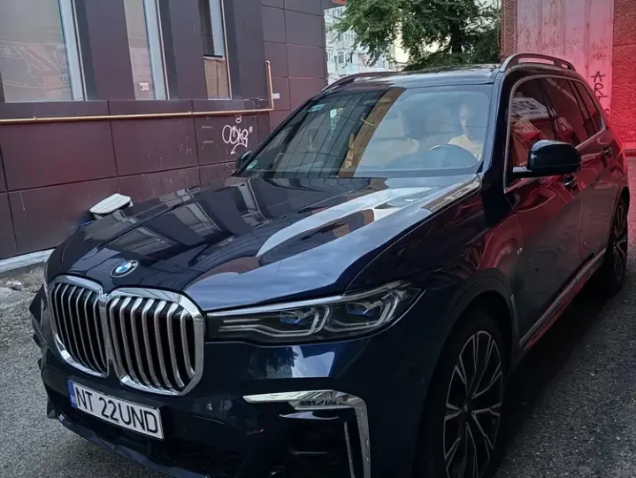 BMW X7