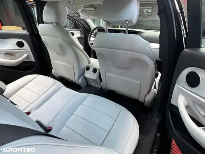 Mercedes-Benz E W213 300 4MATIC 9G-TRONIC