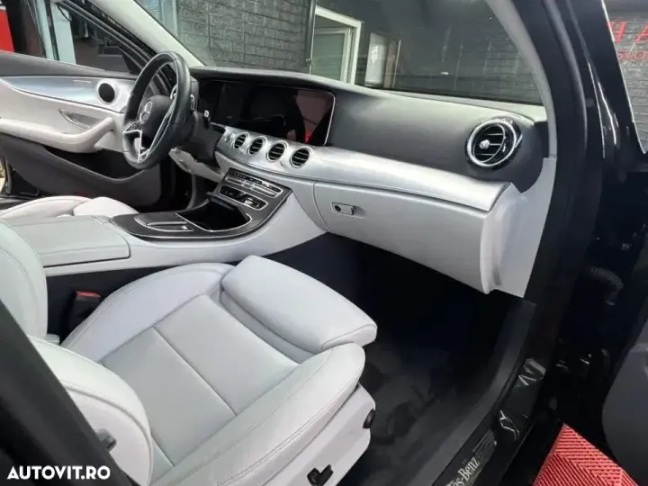 Mercedes-Benz E W213 300 4MATIC 9G-TRONIC