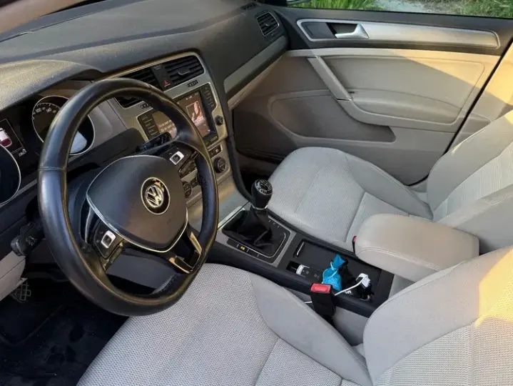 Volkswagen Golf VII