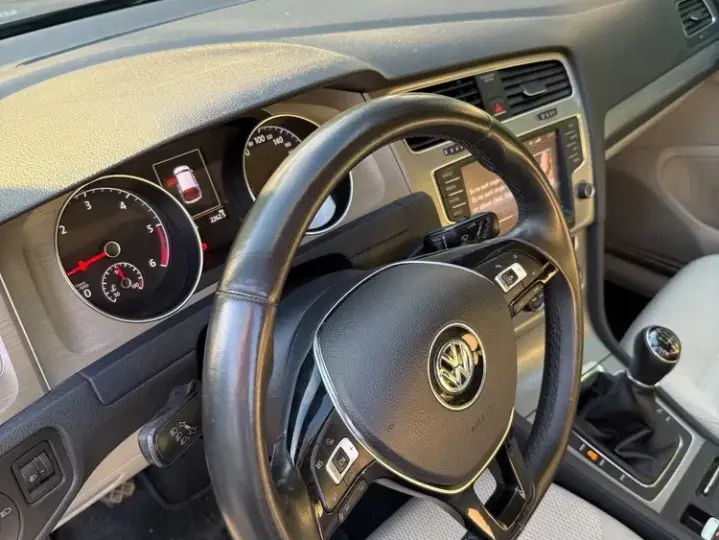 Volkswagen Golf VII