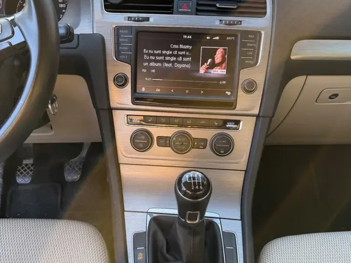 Volkswagen Golf VII