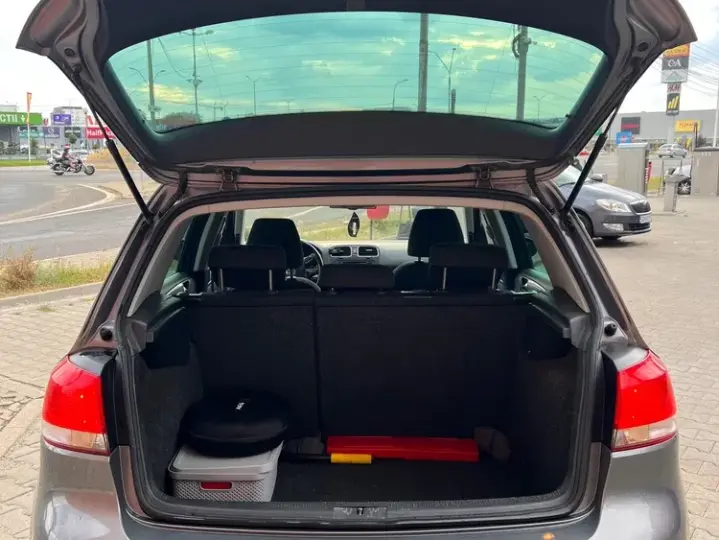 Volkswagen Golf 1.6 TDI DPF Comfortline