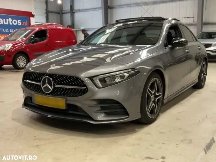 Mercedes-Benz A 180 7G-DCT AMG Line