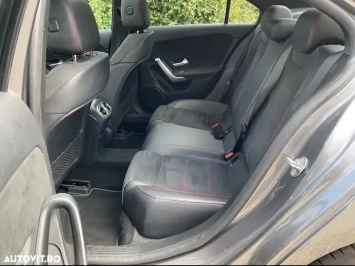 Mercedes-Benz A 180 7G-DCT AMG Line