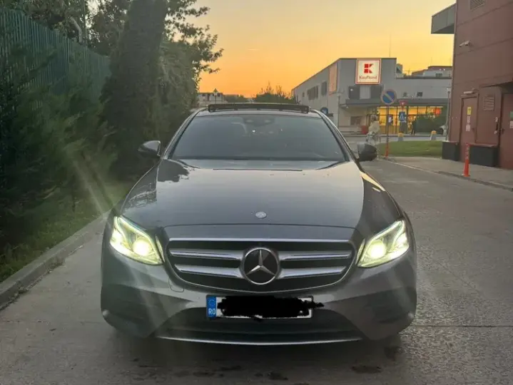 Mercedes-Benz E W213 220 d 9G-TRONIC