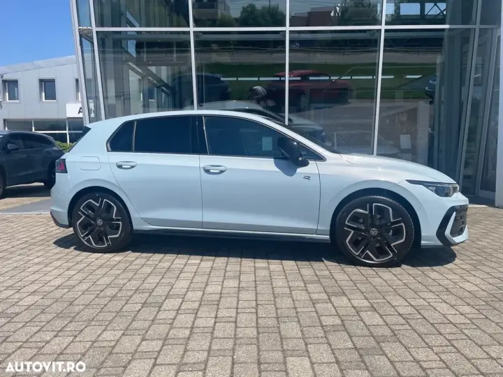 Volkswagen Golf VIII 1.5 eTSI OPF DSG R-Line