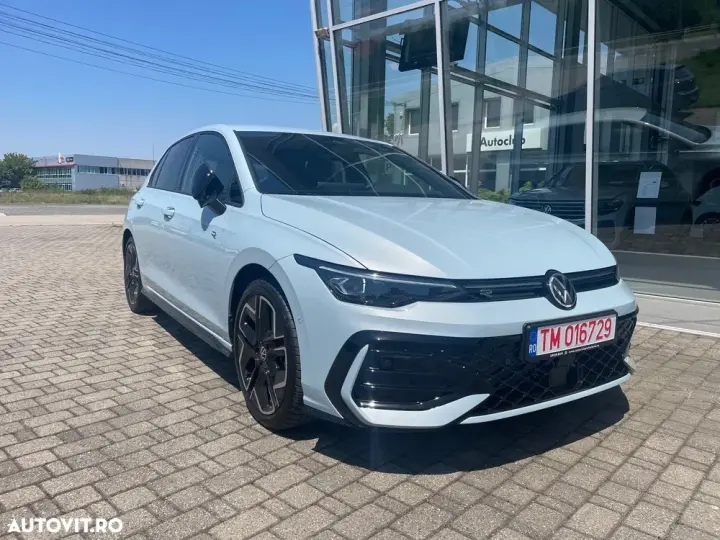 Volkswagen Golf VIII 1.5 eTSI OPF DSG R-Line
