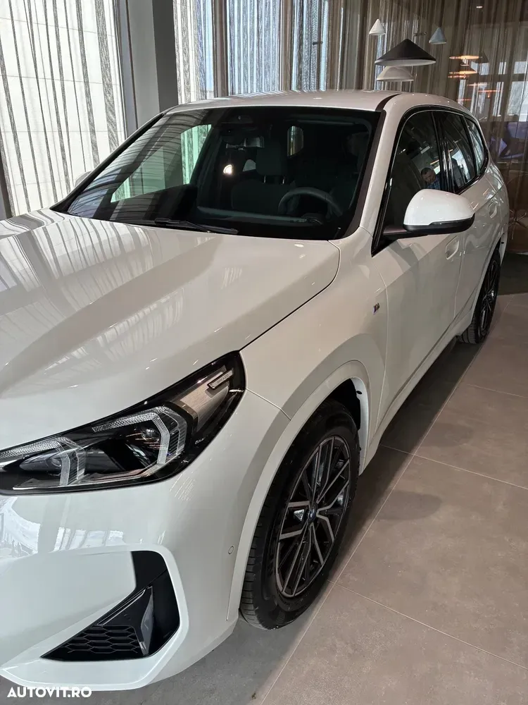 BMW iX1 — imagine 4