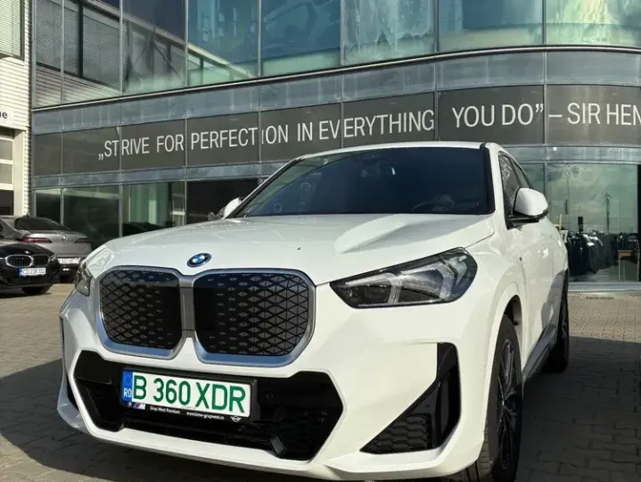 BMW iX1