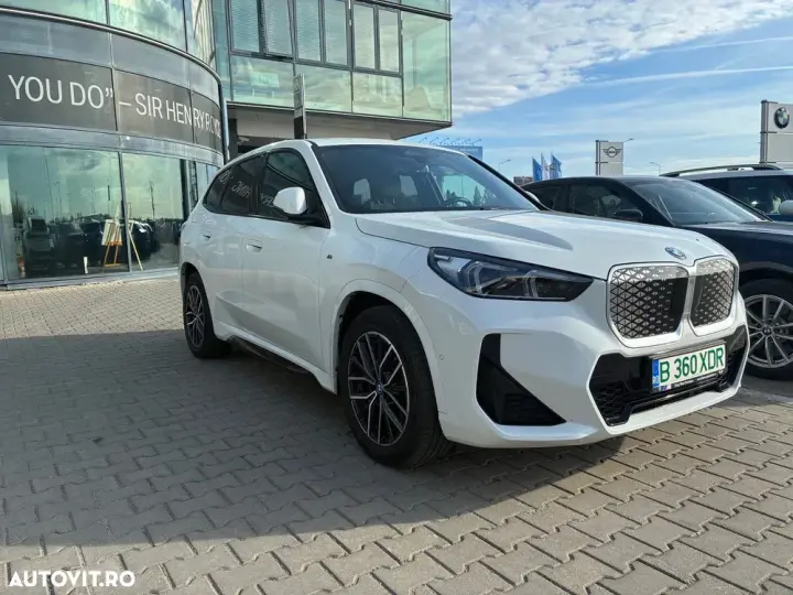 BMW iX1