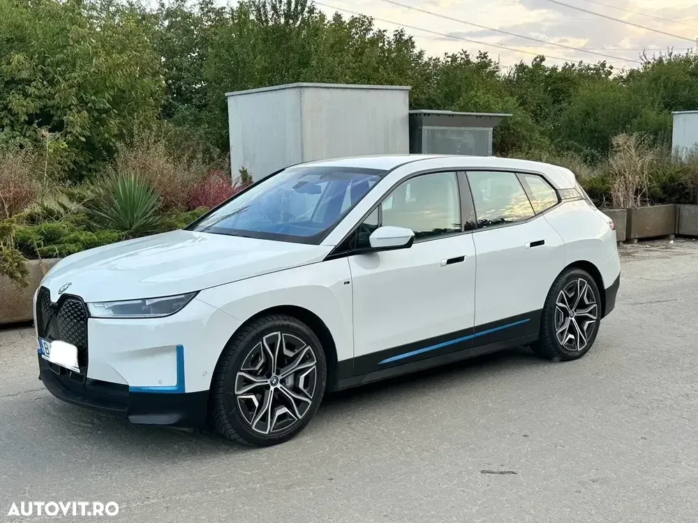 BMW iX — imagine 4