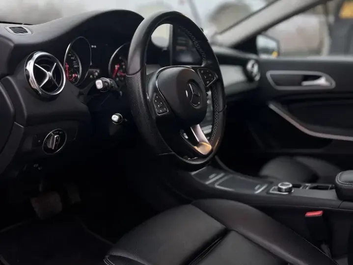 Mercedes-Benz GLA H247 220 d 4MATIC Aut.