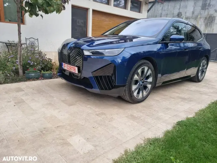 BMW iX