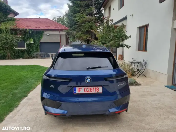 BMW iX