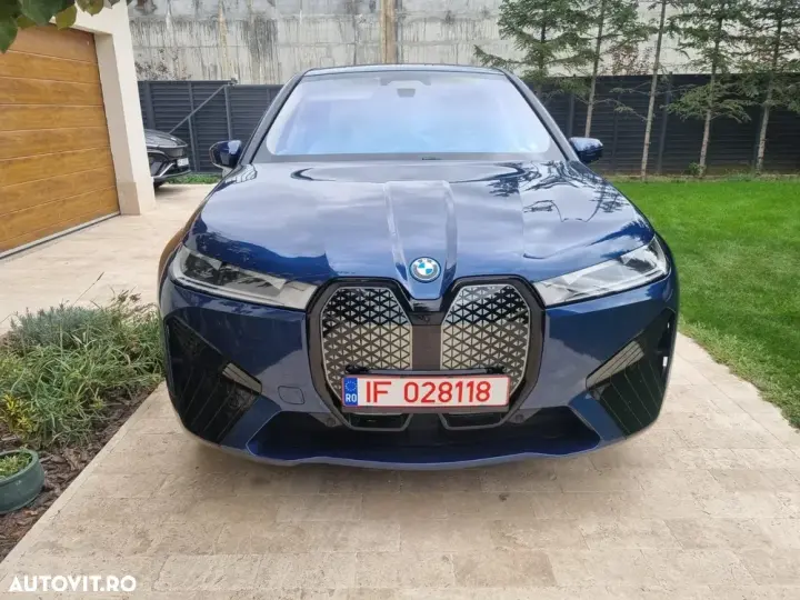 BMW iX