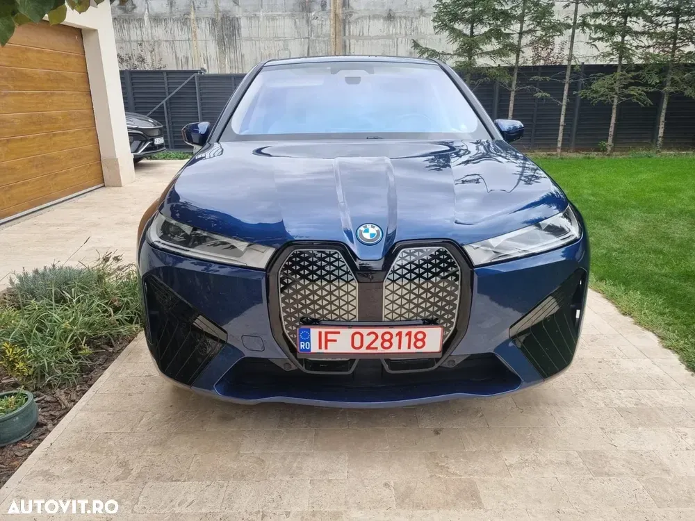 BMW iX — imagine 3