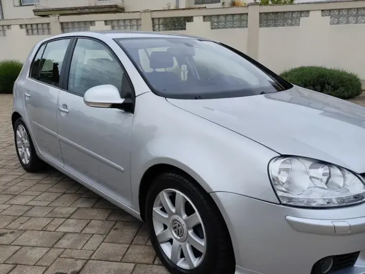 Volkswagen Golf V