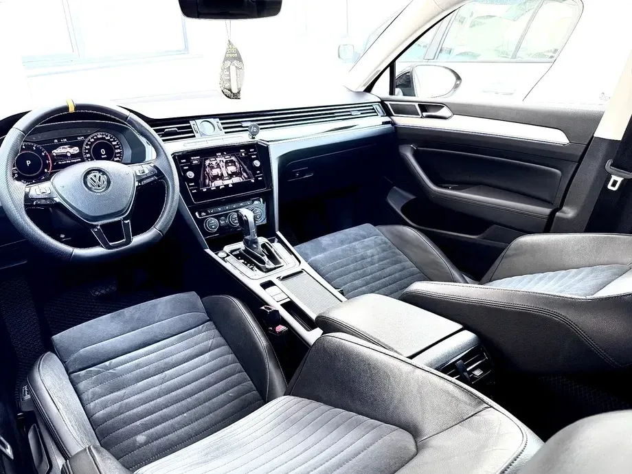 Volkswagen Passat B8 2.0 TSI 4Motion DSG Highline — imagine 2