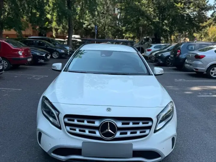 Mercedes-Benz GLA X156