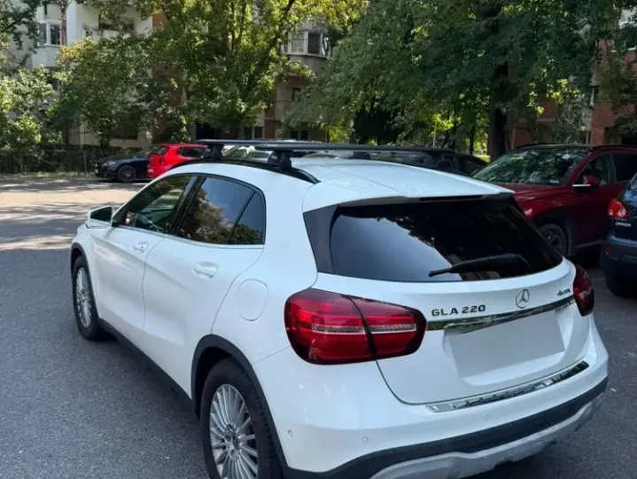 Mercedes-Benz GLA X156