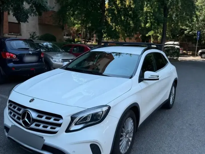 Mercedes-Benz GLA X156