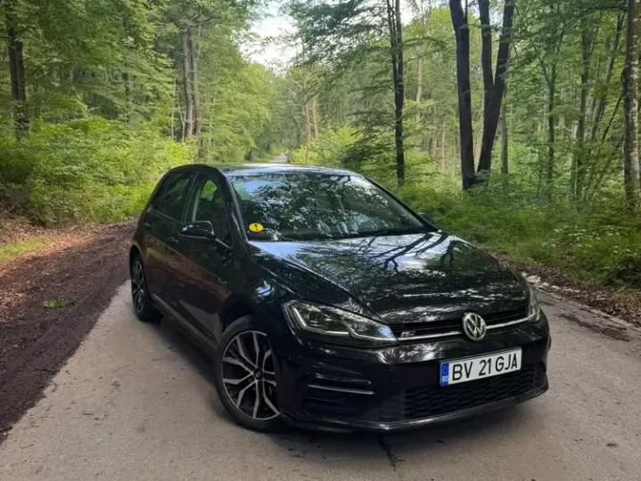 Volkswagen Golf VII 2.0 TDI SCR DSG R-Line