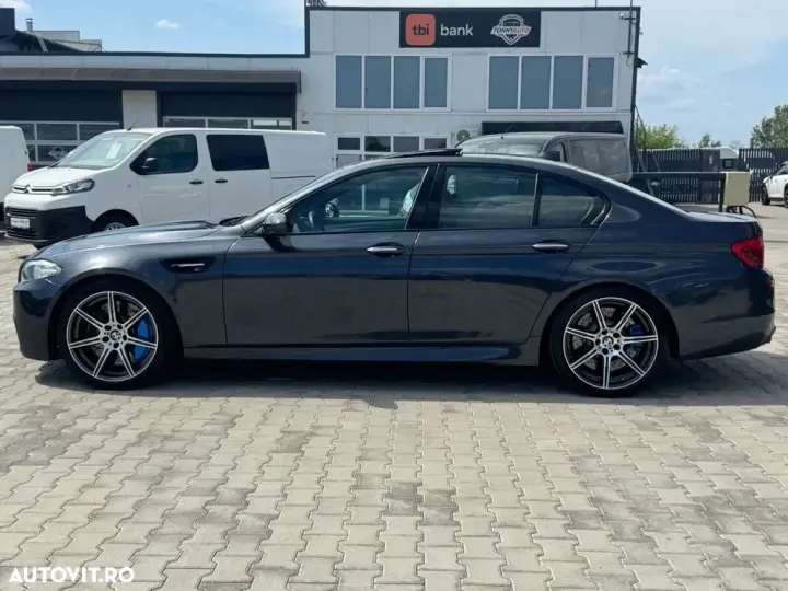 BMW M5 F10M DKG