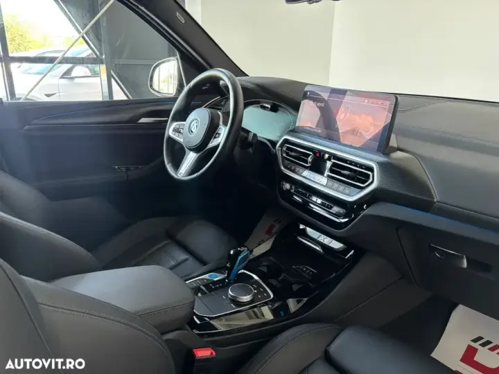 BMW iX3 Standard