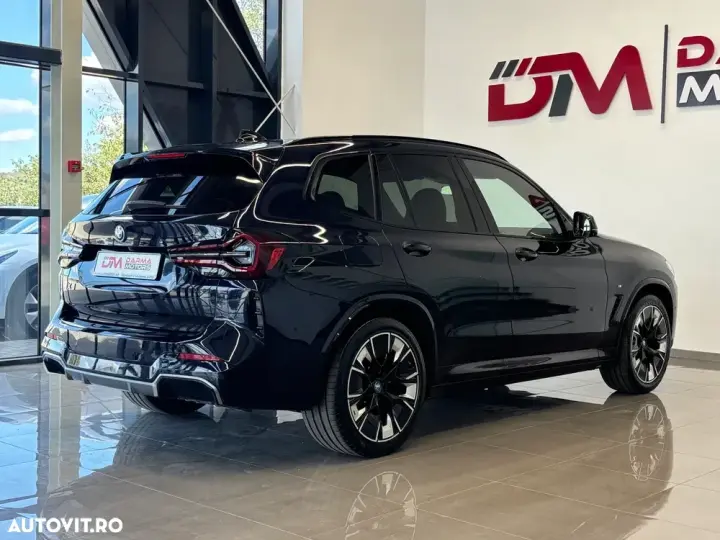 BMW iX3 Standard