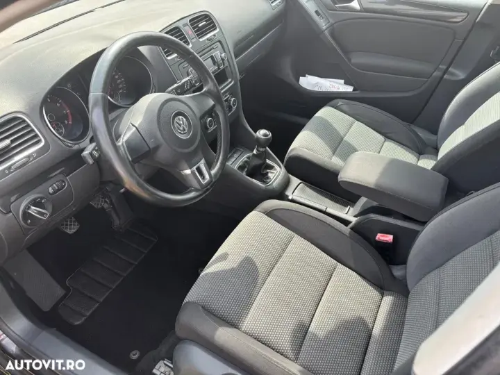 Volkswagen Golf VI