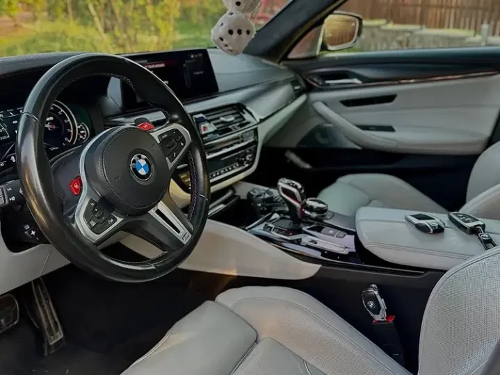 BMW M5 F90