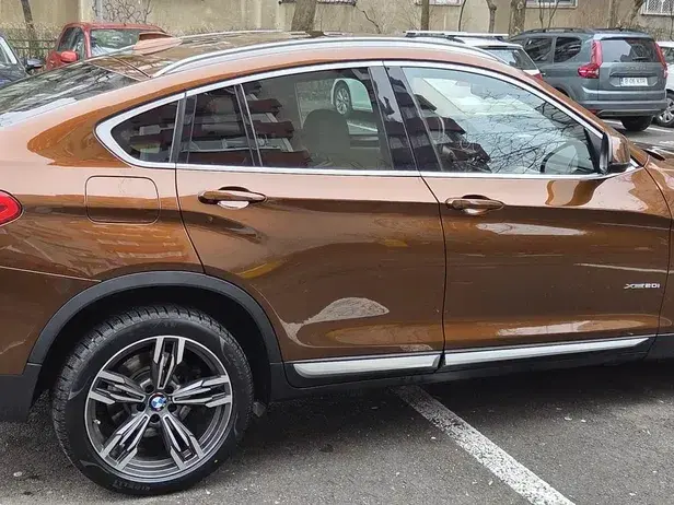 BMW X4 xDrive20i AT xLine