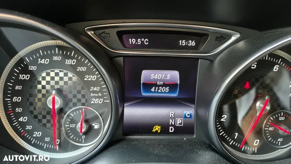 Mercedes-Benz A 180 7G-DCT — imagine 3