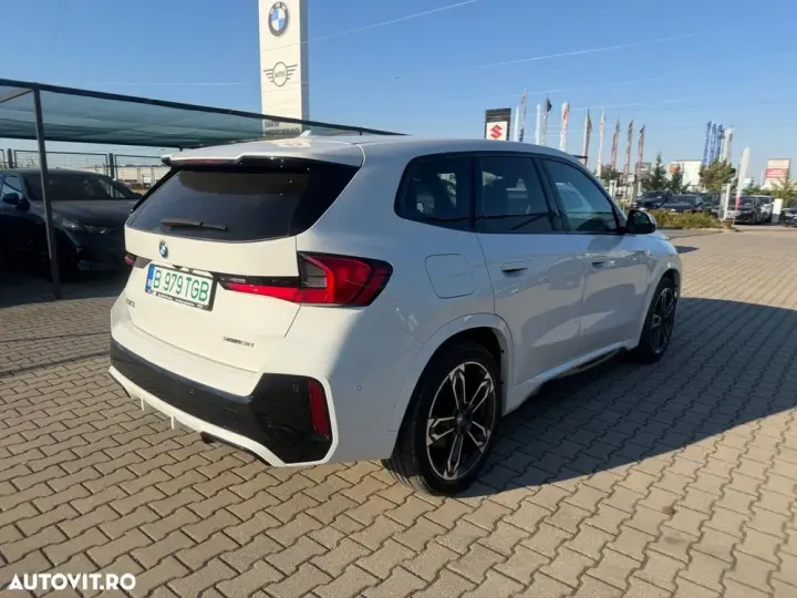 BMW iX1 xDrive30