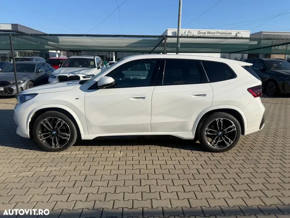 BMW iX1 xDrive30 — imagine 2