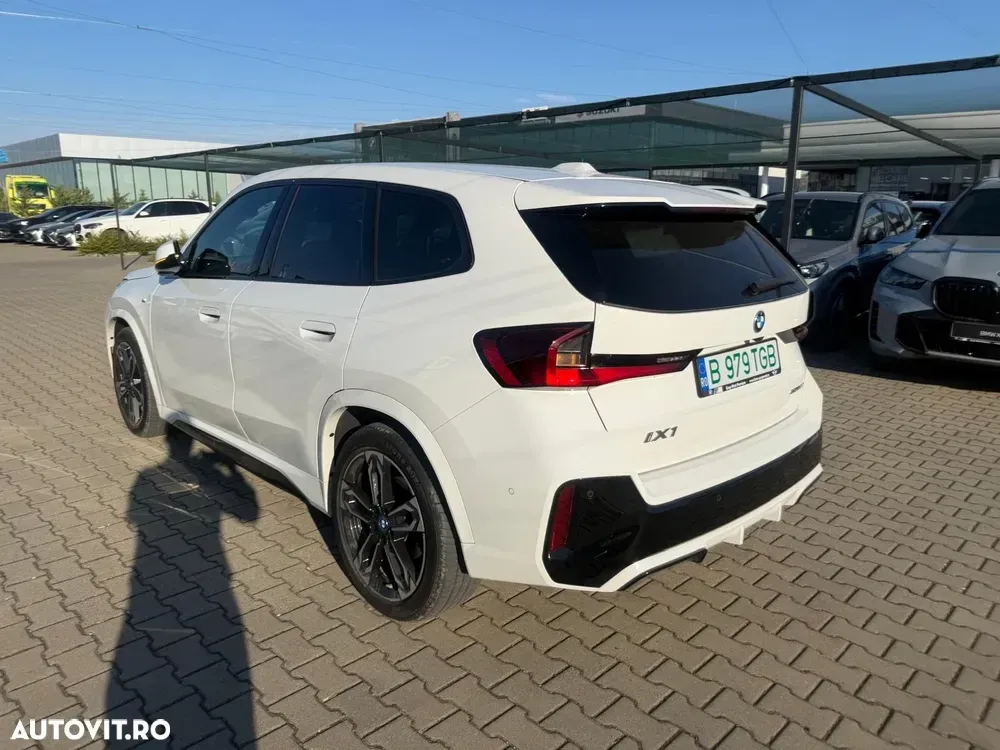 BMW iX1 xDrive30 — imagine 3