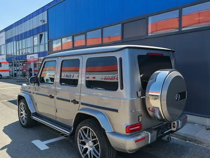 Mercedes-Benz G W483