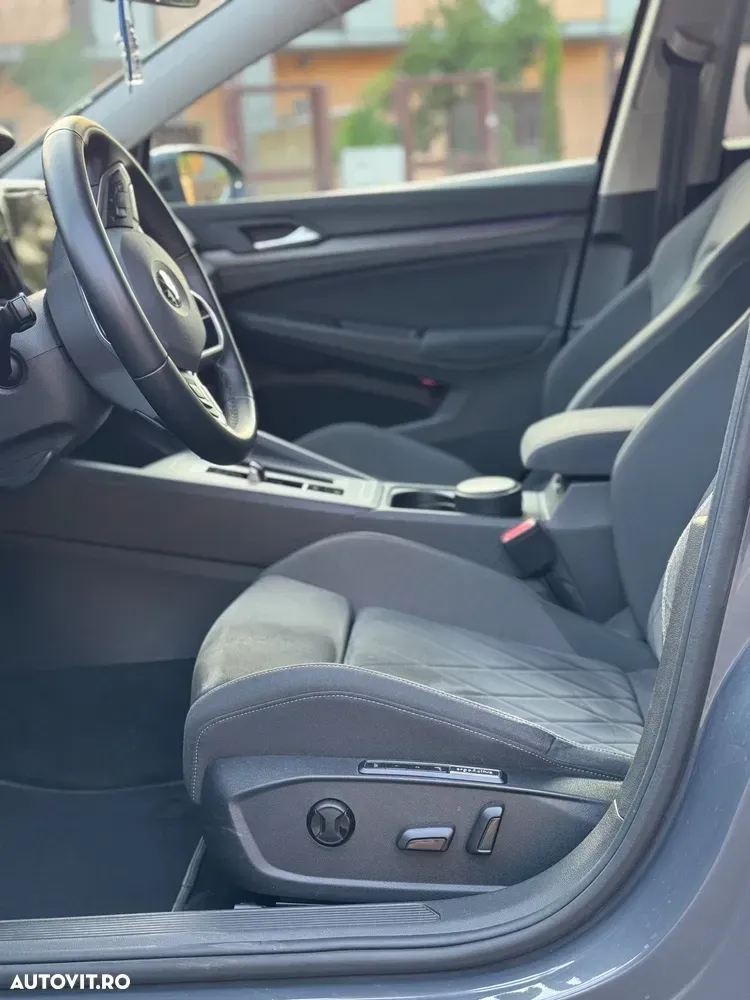 Volkswagen Golf VIII 2.0 TDI 150CP DSG Style — imagine 6
