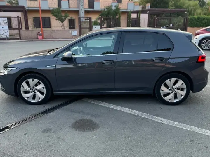 Volkswagen Golf VIII 2.0 TDI 150CP DSG Style