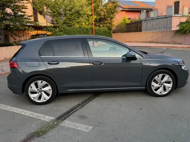 Volkswagen Golf VIII 2.0 TDI 150CP DSG Style