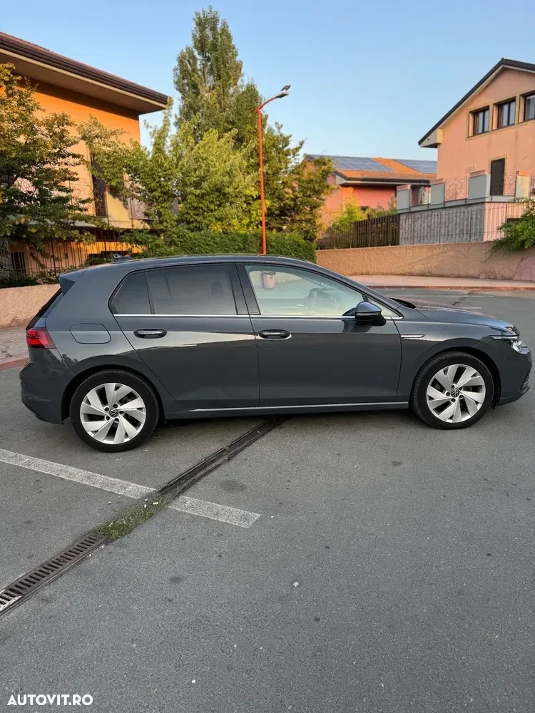 Volkswagen Golf VIII 2.0 TDI 150CP DSG Style — imagine 3