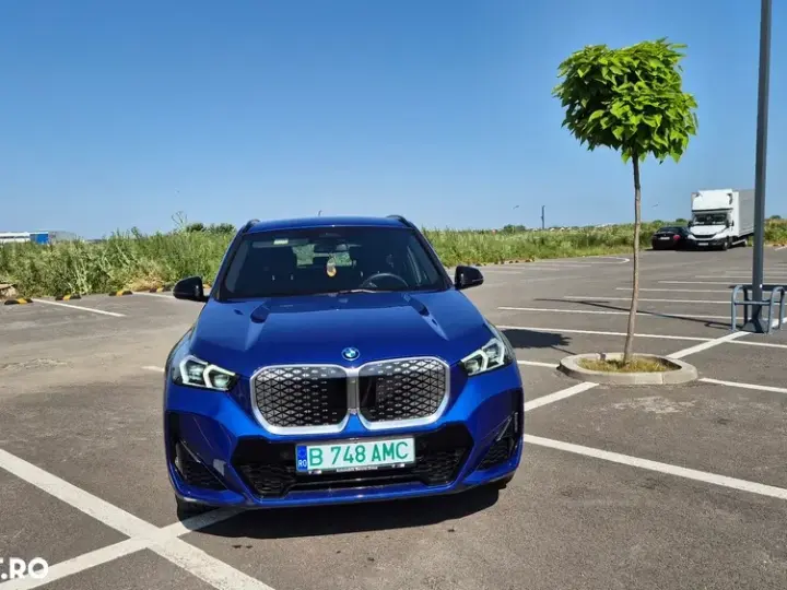 BMW iX1