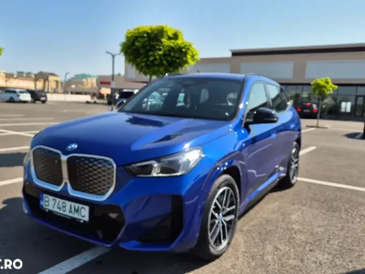 BMW iX1
