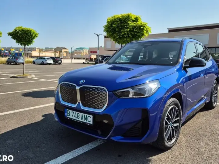 BMW iX1