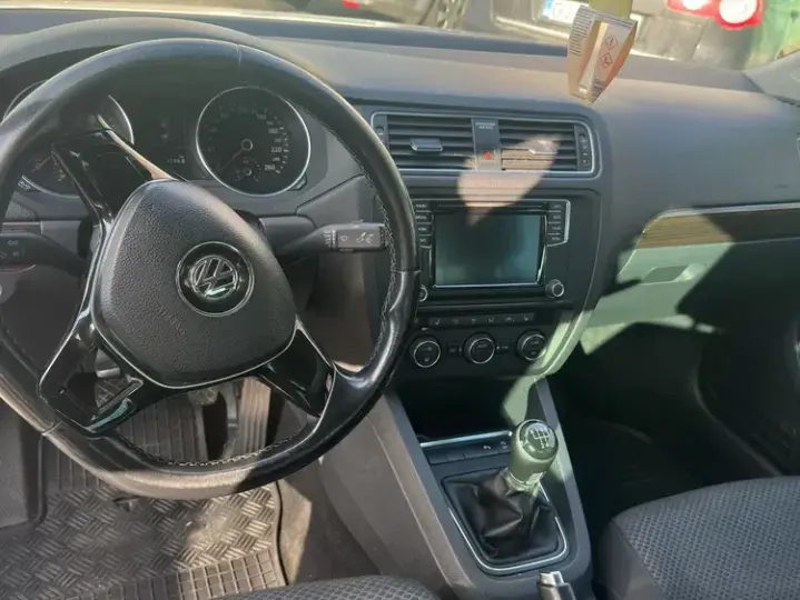 Volkswagen Jetta A6 2.0 TDI Comfortline
